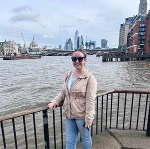 Meet your Posher, Laura